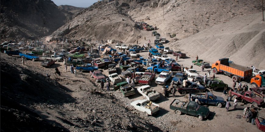 Iran’s Economic Collapse Triggers Surge in Cross-Border Smuggling and Human Trafficking Crisis